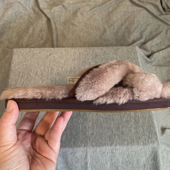 Rarely worn UGGs lavender sandal slippers with outdoor sole. Never worn outside. - Picture 5 of 11